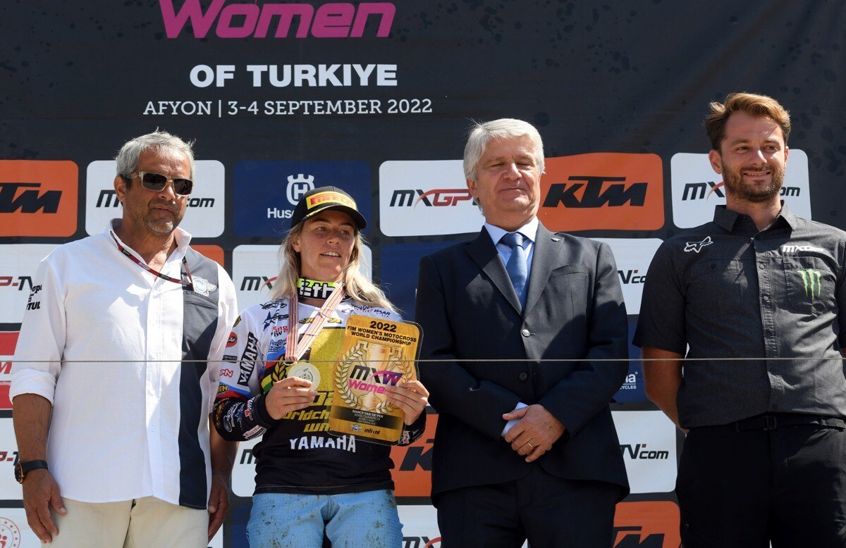 Tripletta Pirelli nel Mondiale Motocross 2022